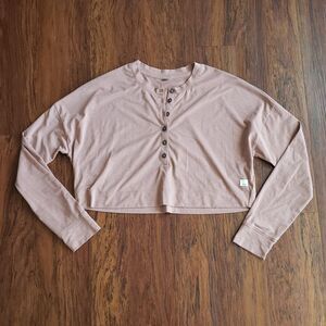 Vuori Pink Chic Edgy Feminine Athleisure Lounge Long Sleeve Crop Top Size Medium
